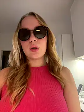 Snapshot of Little_Forest_ELF chatting on November 28, 2:09 pm Little Forest ELF online show from November 28, 2:09 pm