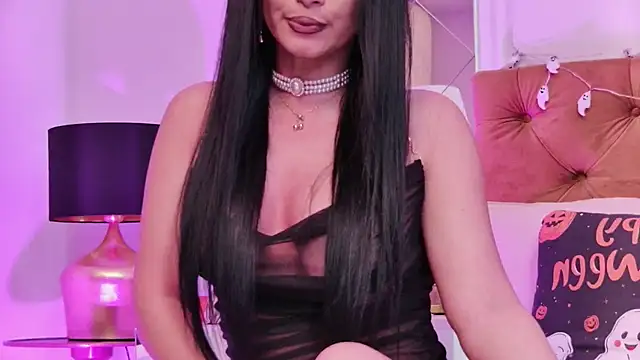 Snapshot of EmilyColle_ chatting on October 26, 5:35 am EmilyColle online show from October 26, 5:35 am