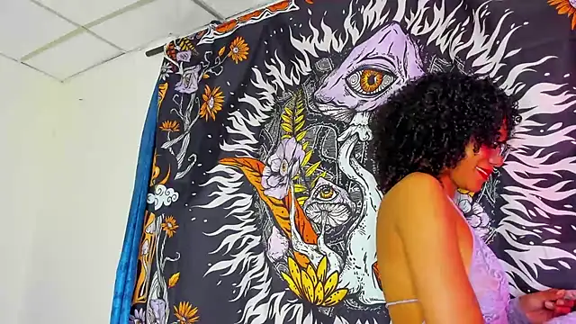 Snapshot of arii_barthon chatting on December 25, 11:20 pm arii barthon online show from December 25, 11:20 pm