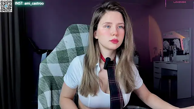 Snapshot of Ameliia_castro chatting on December 2, 7:03 am Ameliia castro online show from December 2, 7:03 am