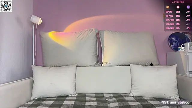 Snapshot of Ameliia_castro chatting on February 20, 5:26 am Ameliia castro online show from February 20, 5:26 am