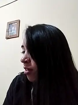 Snapshot of Annitavick1 chatting on October 28, 5:44 am Annitavick1 online show from October 28, 5:44 am