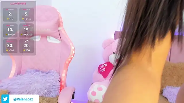 Snapshot of catty_20 chatting on December 4, 8:29 pm catty 20 online show from December 4, 8:29 pm