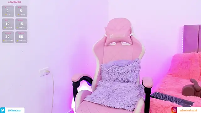 Snapshot of catty_20 chatting on March 7, 7:05 pm catty 20 online show from March 7, 7:05 pm