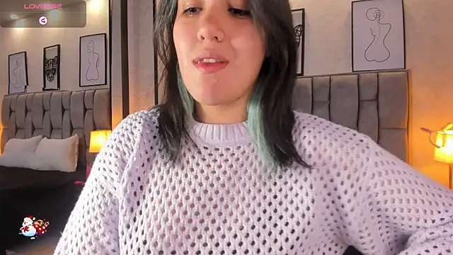 Snapshot of sweet--emily chatting on December 15, 11:12 am sweet--emily online show from December 15, 11:12 am