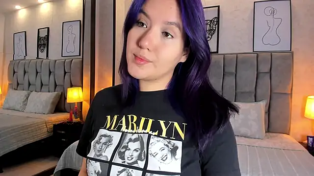 Snapshot of sweet--emily chatting on December 31, 2:51 am sweet--emily online show from December 31, 2:51 am