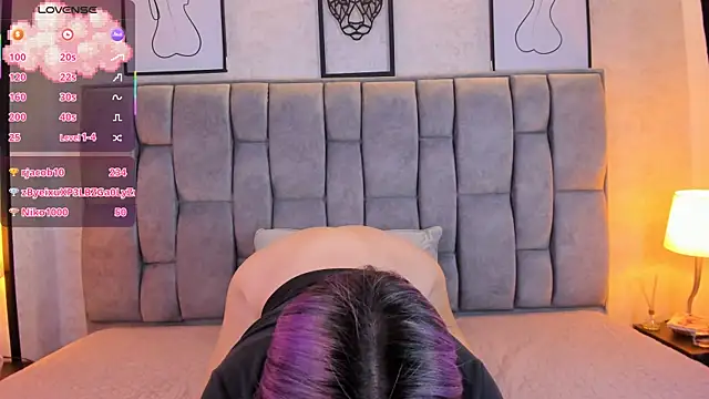 Snapshot of sweet--emily chatting on January 21, 6:54 am sweet--emily online show from January 21, 6:54 am