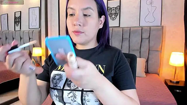 Snapshot of sweet--emily chatting on February 9, 4:57 am sweet--emily online show from February 9, 4:57 am