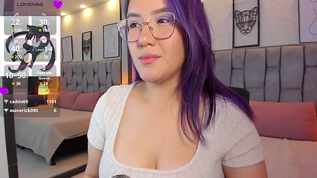 Snapshot of sweet--emily chatting on February 12, 8:49 am sweet--emily online show from February 12, 8:49 am