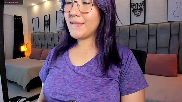 Snapshot of sweet--emily chatting on February 13, 4:54 am sweet--emily online show from February 13, 4:54 am