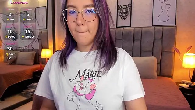 Snapshot of sweet--emily chatting on March 4, 4:17 am sweet--emily online show from March 4, 4:17 am