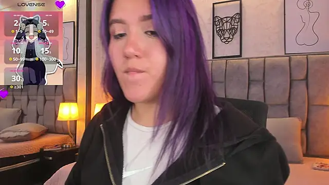 Snapshot of sweet--emily chatting on March 13, 9:21 am sweet--emily online show from March 13, 9:21 am