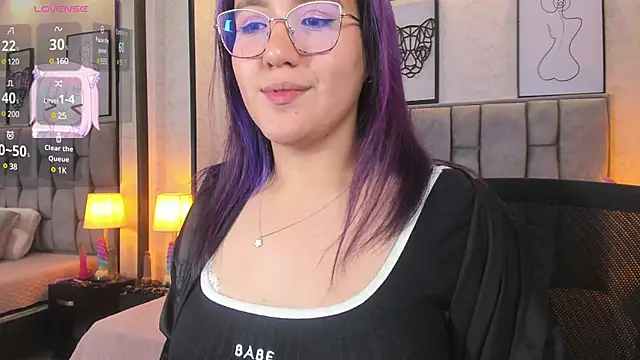 Snapshot of sweet--emily chatting on March 19, 8:45 am sweet--emily online show from March 19, 8:45 am