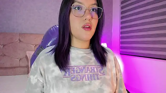 Snapshot of sweet--emily chatting on October 3, 4:09 am sweet--emily online show from October 3, 4:09 am