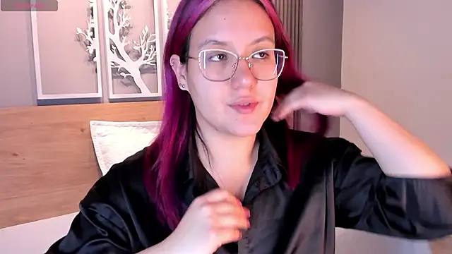 Snapshot of sweet--emily chatting on December 14, 2:50 am sweet--emily online show from December 14, 2:50 am