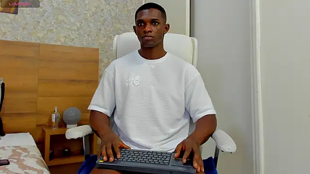 Snapshot of nicolaskan chatting on December 17, 12:54 pm nicolaskan online show from December 17, 12:54 pm