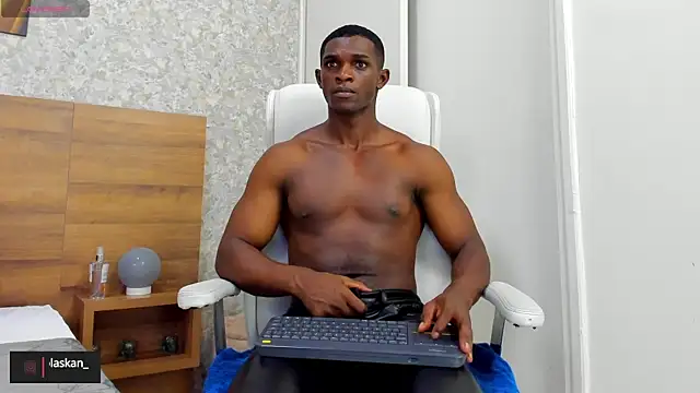 Snapshot of nicolaskan chatting on December 23, 5:28 am nicolaskan online show from December 23, 5:28 am