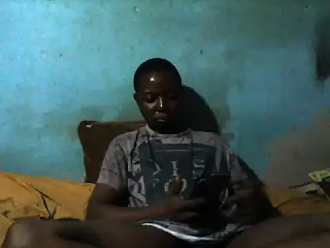 Snapshot of little__joy chatting on February 18, 6:04 am little  joy online show from February 18, 6:04 am