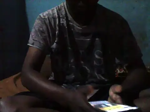 Snapshot of little__joy chatting on November 4, 6:01 am little  joy online show from November 4, 6:01 am