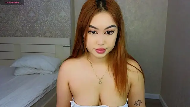Diana Moon  online show from April 30, 1:23 am