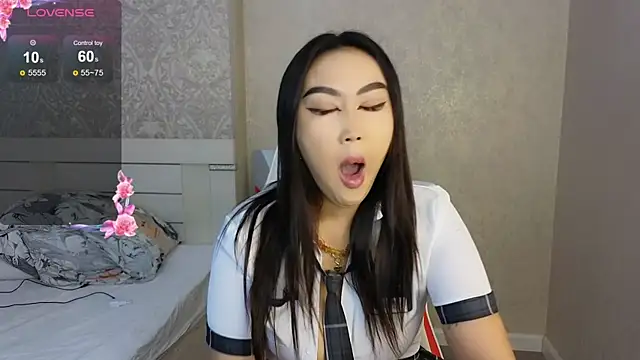 Snapshot of Diana_Moon_ chatting on July 28, 2:07 am Diana Moon online show from July 28, 2:07 am