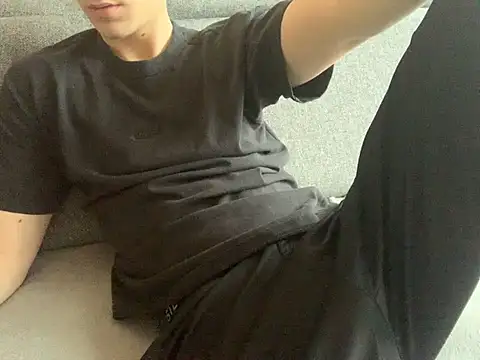 Snapshot of Honeeymaster chatting on January 5, 11:59 am Honeeymaster online show from January 5, 11:59 am