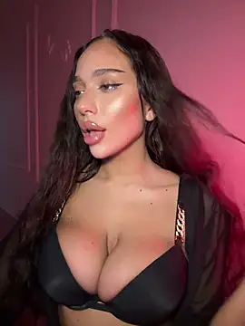 Snapshot of CardiSweetBaby chatting on December 14, 7:51 pm CardiSweetBaby online show from December 14, 7:51 pm