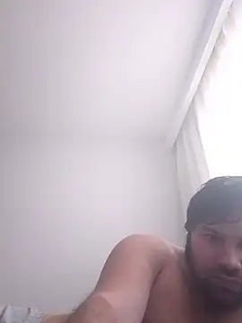 Snapshot of raducelfrumos99 chatting on December 14, 11:37 am raducelfrumos99 online show from December 14, 11:37 am