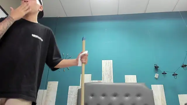 Snapshot of Rhaegal_hot chatting on December 11, 5:15 pm Rhaegal hot online show from December 11, 5:15 pm