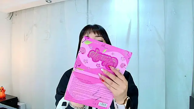 lina bedoya  online show from October 21, 11:33 am