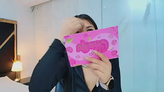 lina bedoya  online show from January 15, 11:48 am