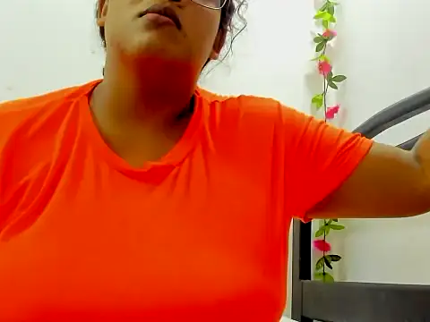 Snapshot of Kika_teem chatting on November 24, 11:26 pm Kika teem online show from November 24, 11:26 pm