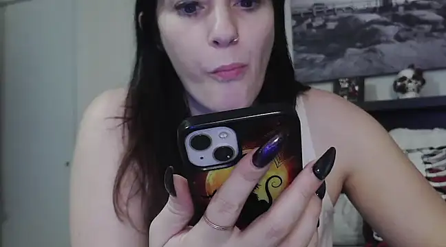 CrystalLakeXO online show from February 17, 9:46 am