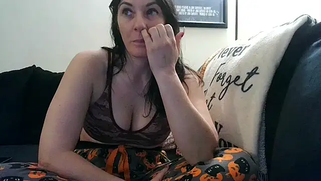 CrystalLakeXO online show from September 29, 4:50 am