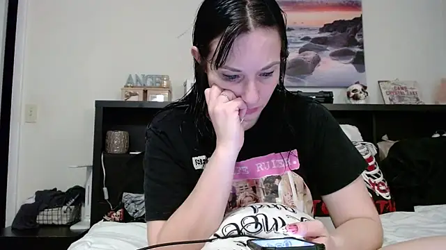 CrystalLakeXO online show from October 2, 6:42 am