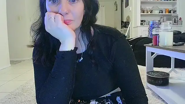 CrystalLakeXO online show from October 8, 4:32 am