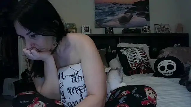 CrystalLakeXO online show from October 14, 4:46 am