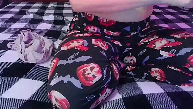 CrystalLakeXO online show from January 19, 5:22 am