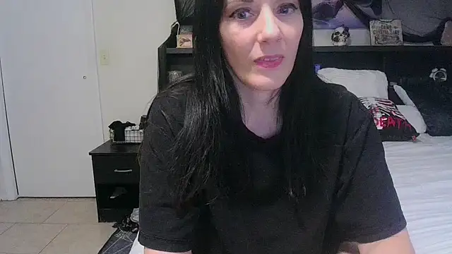 CrystalLakeXO online show from April 23, 5:41 am