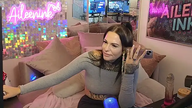 AileenInkOfficial online show from February 7, 7:49 pm