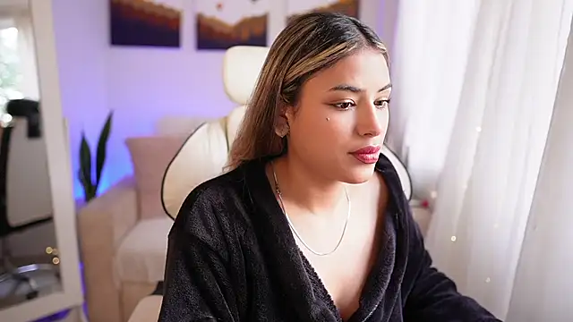 Snapshot of SaraParisi chatting on January 7, 9:57 pm SaraParisi online show from January 7, 9:57 pm