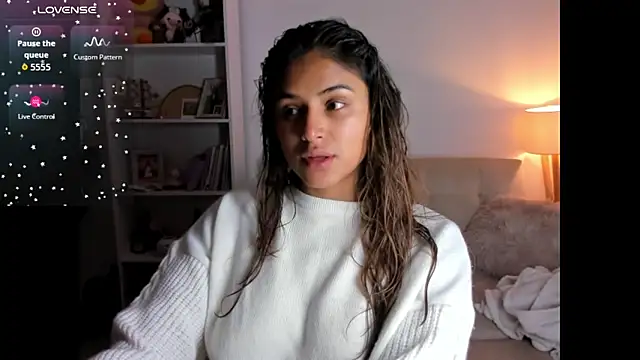 Snapshot of SaraParisi chatting on October 20, 10:43 pm SaraParisi online show from October 20, 10:43 pm