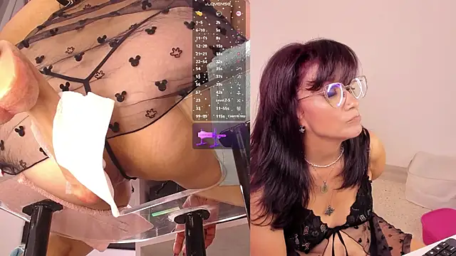 Snapshot of Ahytanna chatting on October 26, 4:40 am Ahytanna online show from October 26, 4:40 am