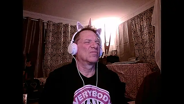 coryassman online show from December 12, 10:02 am