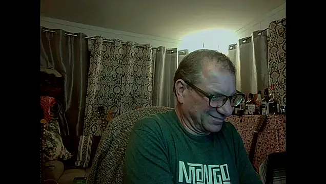 Snapshot of coryassman chatting on July 6, 6:21 am coryassman online show from July 6, 6:21 am