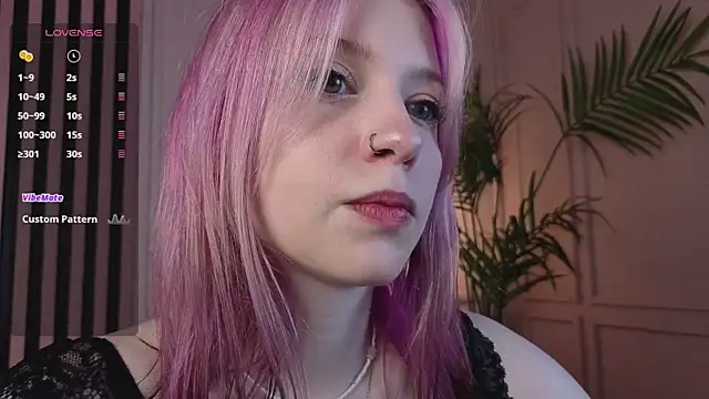 Snapshot of arielabradberry chatting on July 5, 1:07 pm arielabradberry online show from July 5, 1:07 pm