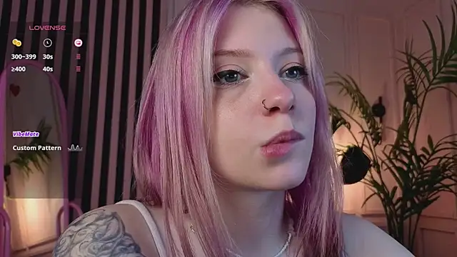 Snapshot of arielabradberry chatting on July 9, 1:48 pm arielabradberry online show from July 9, 1:48 pm