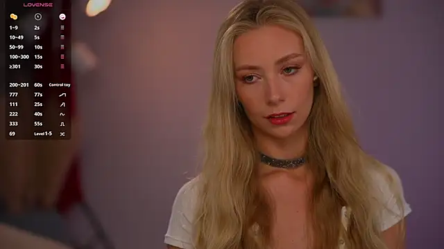 Snapshot of Vika54784 chatting on February 19, 3:24 am Vika54784 online show from February 19, 3:24 am