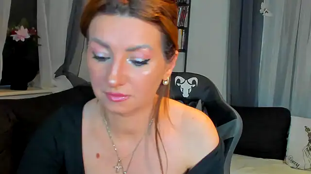 Snapshot of SweetAriana26 chatting on December 17, 1:39 pm SweetAriana26 online show from December 17, 1:39 pm