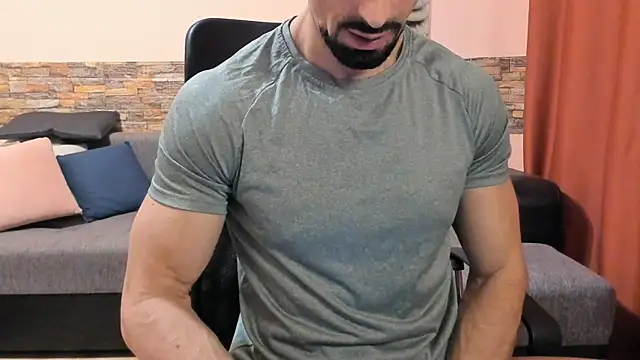 HotHunkTrainer online show from November 29, 9:12 am